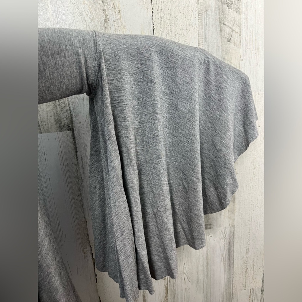 Free People We the Free Top Birds of Paradise Gray Off Shoulder Top Birds NWT L - Picture 9 of 10